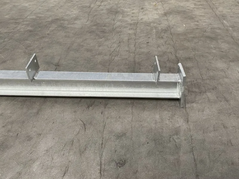 dakdrager van een draagarmstelling op een betonnen vloer