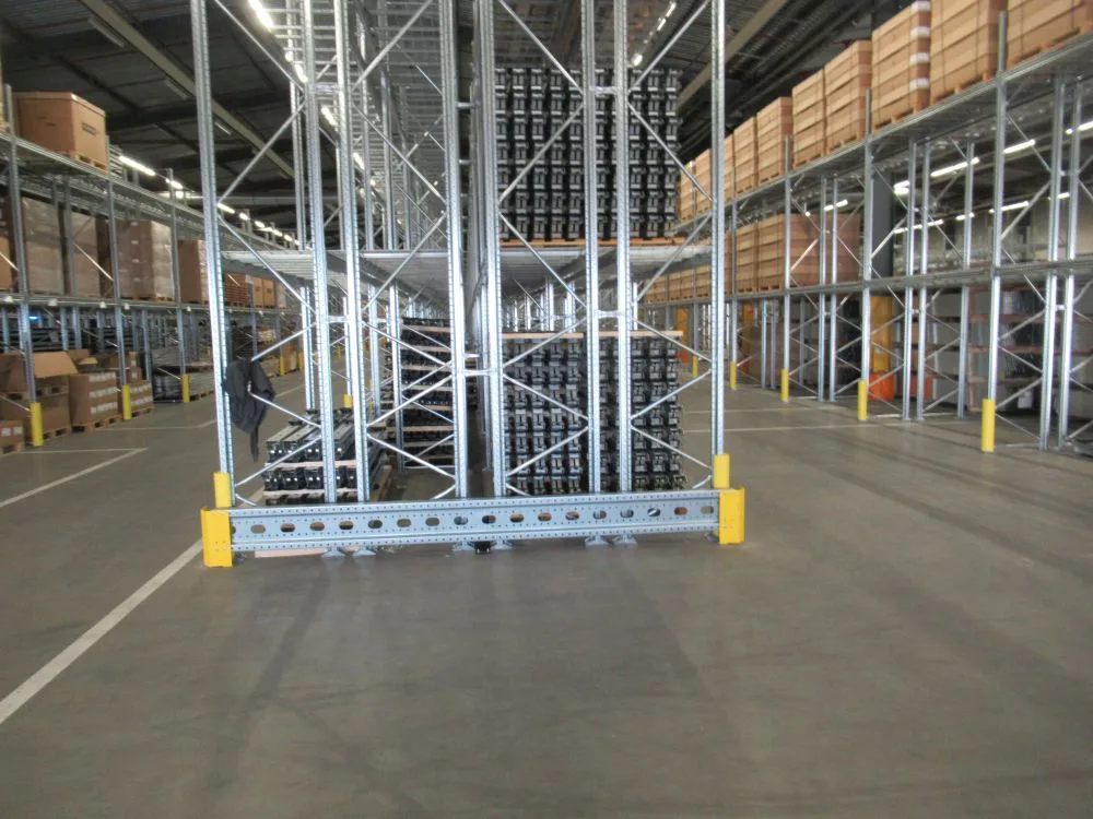 superbuild palletstelling zijaanzicht met aanrijdbeveiliging