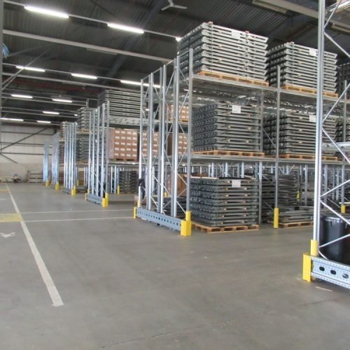 zes rijen aan palletstellingen superbuild