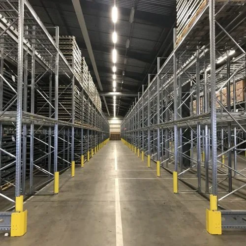 Superbuild palletstelling opgebouwd in een grote loods