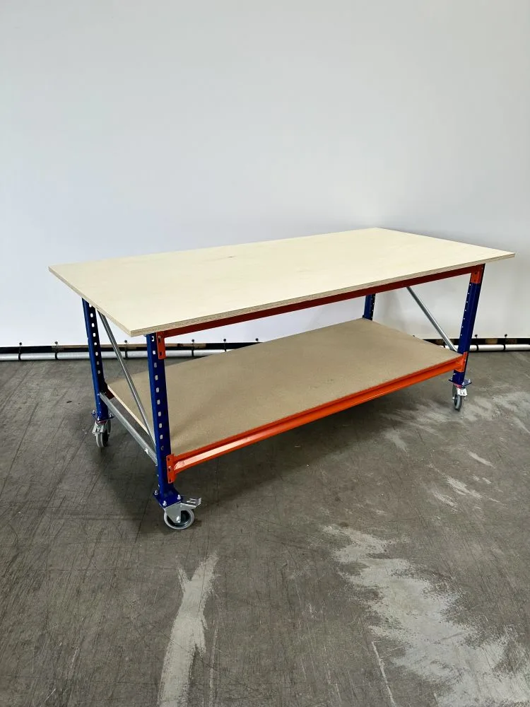 werkbank/ inpaktafel 215x100x95 cm inclusief 4 zwenkwielen