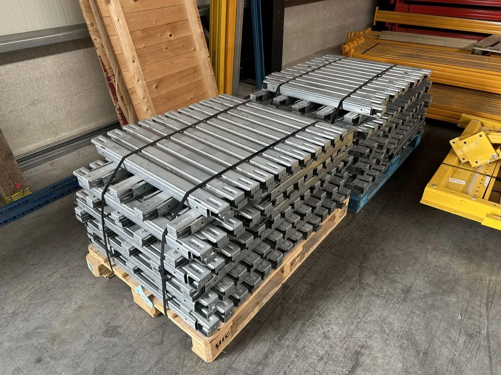 twee pallets van 80cm dieptgeliggers in een bedrijfshal