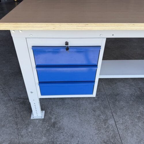 heavy duty werkbank met blauwe lades inclusief slot
