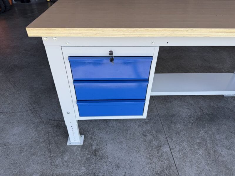 heavy duty werkbank met blauwe lades inclusief slot