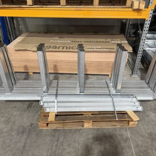 Enkelzijdige draagarmstelling 225 cm hoog IPE 100 - armen 60 cm - lengte 625 cm - verzinkt