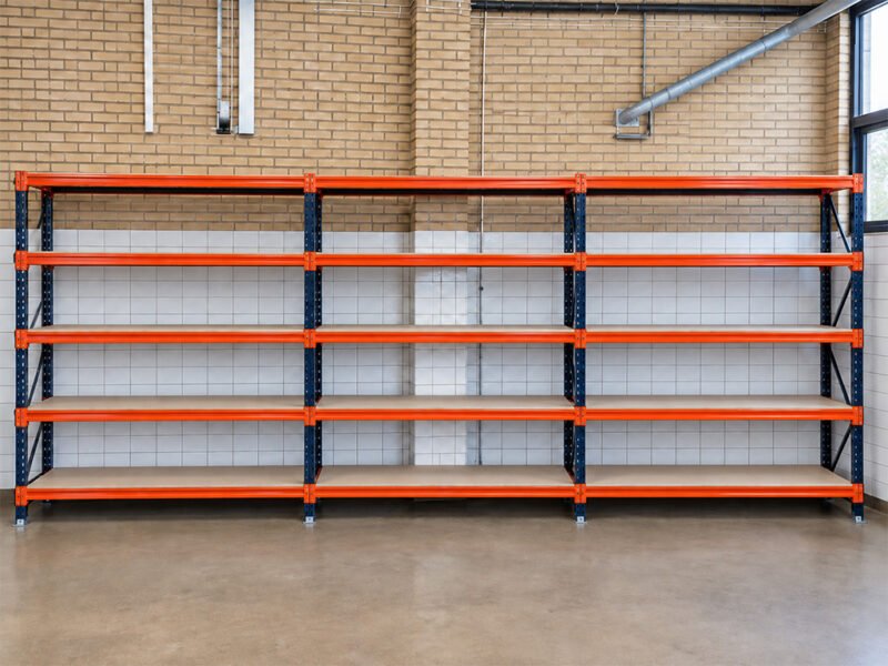 grootvakstelling rij samenstelling magazijn in koekjesfabriek